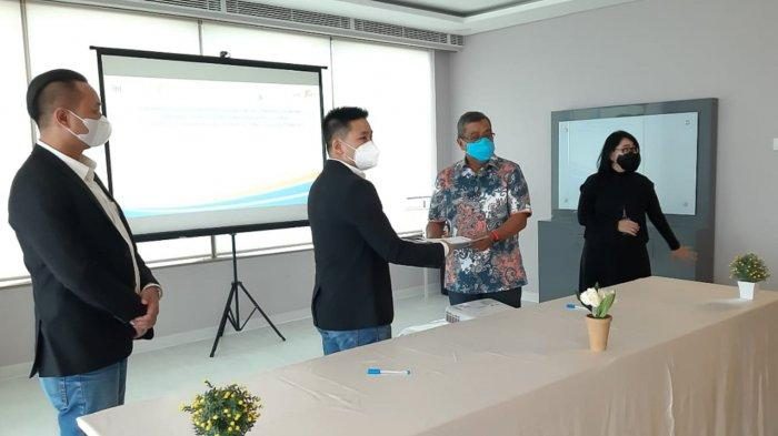 Penandatangan Mou, Dua Perusahaan Ini Siap Bangun Standarisasi Layanan Kapal dan Jasa Kepelabuhanan   Artikel ini telah tayang di WartaKotalive.com dengan judul Penandatangan Mou, Dua Perusahaan Ini Siap Bangun Standarisasi Layanan Kapal dan Jasa Kepelabuhanan, https://wartakota.tribunnews.com/2021/08/22/penandatangan-mou-dua-perusahaan-ini-siap-bangun-standarisasi-layanan-kapal-dan-jasa-kepelabuhanan.